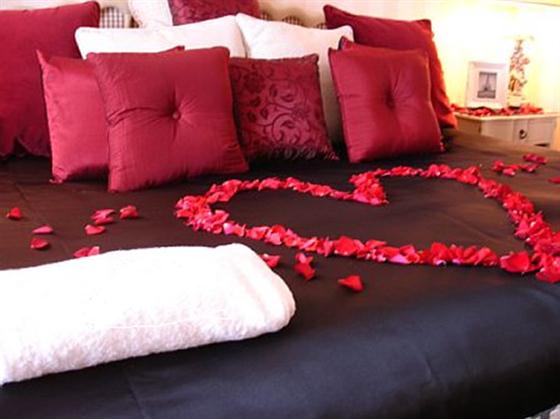 How to Decorate Your Bedroom for Valentine's Day?