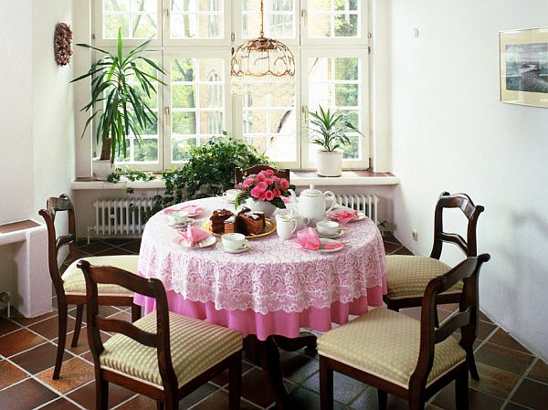 Interior Decorating Ideas for Small Dining Rooms
